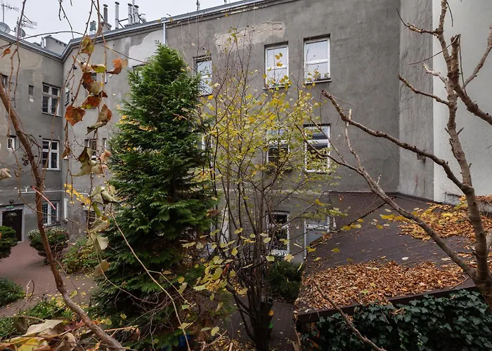 In The Heart Of Historical District With Free Parking